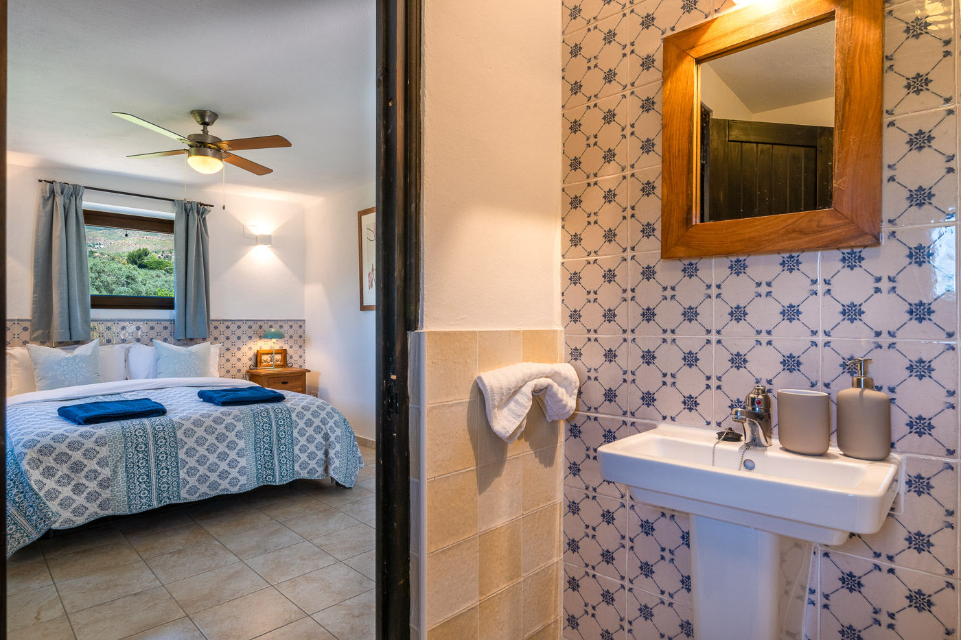 Bedroom 4 (Wisteria) on first floor with en suite facilities